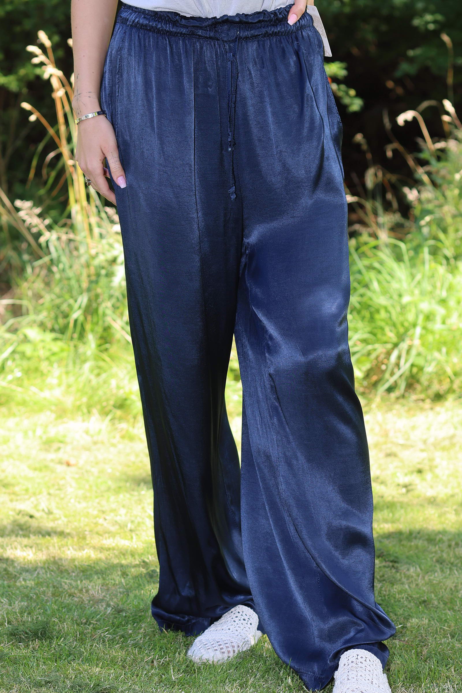 Elegant Wide-Leg Pants - Style 5720 (Navy)